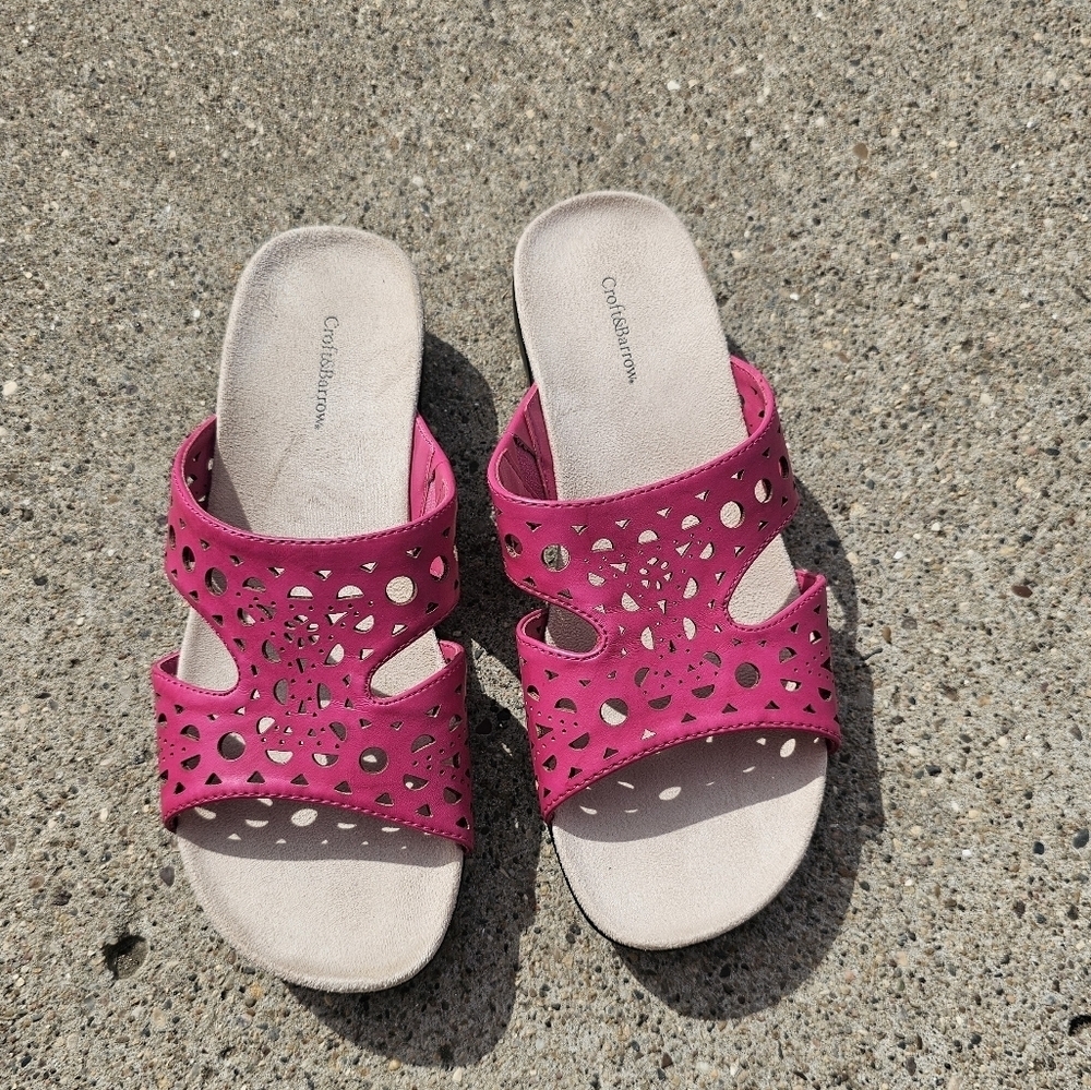 Croft and Barrow ortholite sandals women's size 7